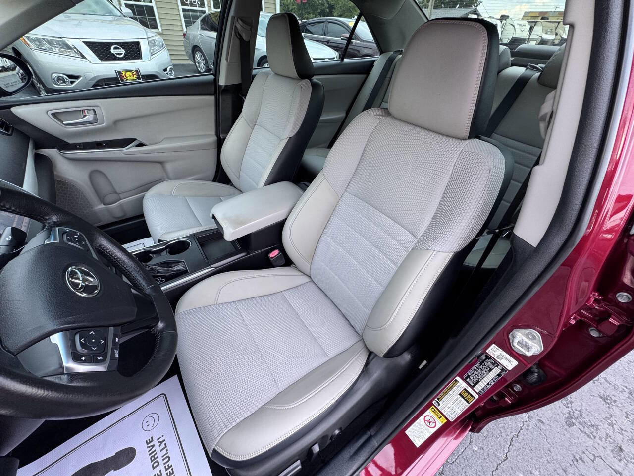 Used 2017 Toyota Camry SE image 17