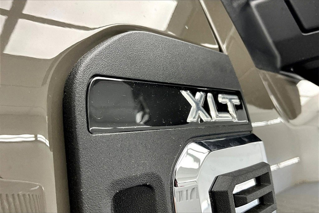 New 2026 Ford F250 XLT w/ XLT Premium Package image 9