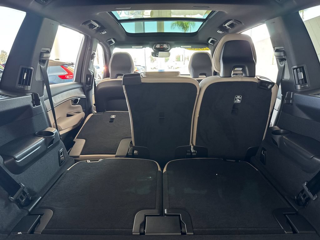 New 2026 Volvo XC90 T8 Plus AWD/4WD image 15