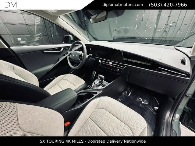 Used 2023 Kia Niro SX Touring FWD image 19