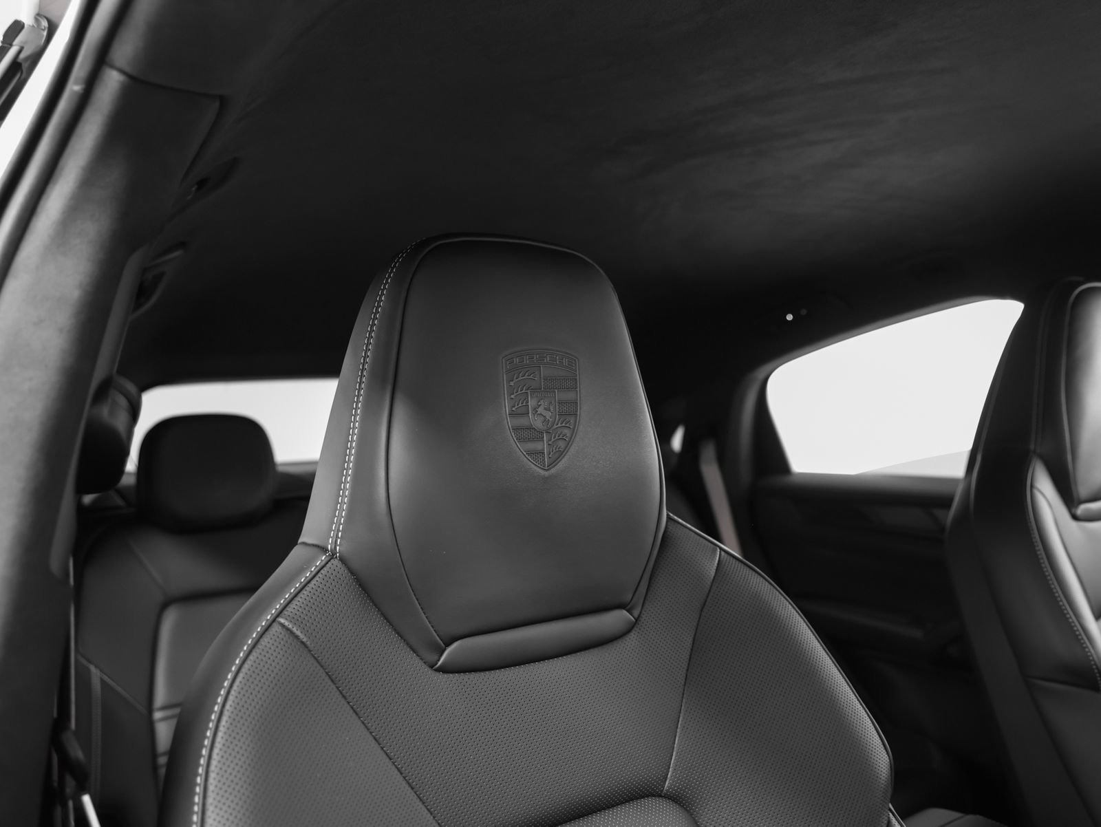 Certified 2025 Porsche Cayenne Turbo GT AWD/4WD image 31