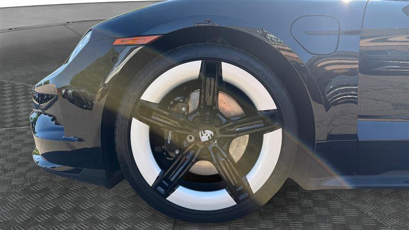 Used 2025 Porsche Taycan w/ Premium Package RWD image 9