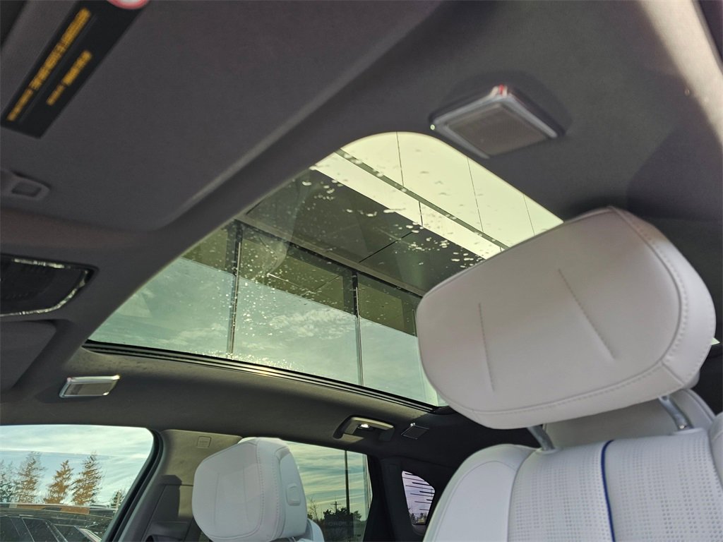 New 2026 Cadillac Optiq Sport 2 image 18