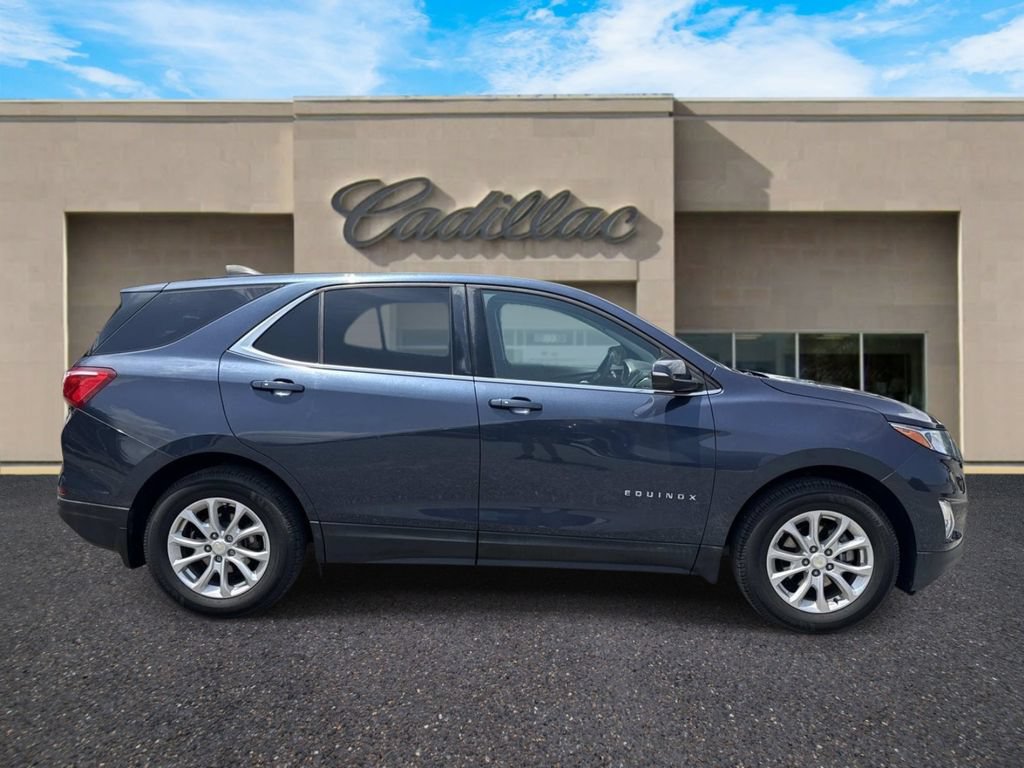 Used 2018 Chevrolet Equinox LT FWD image 2
