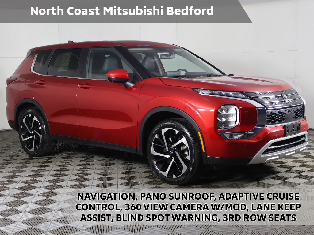 Used 2024 Mitsubishi Outlander SE Black Edition image 1