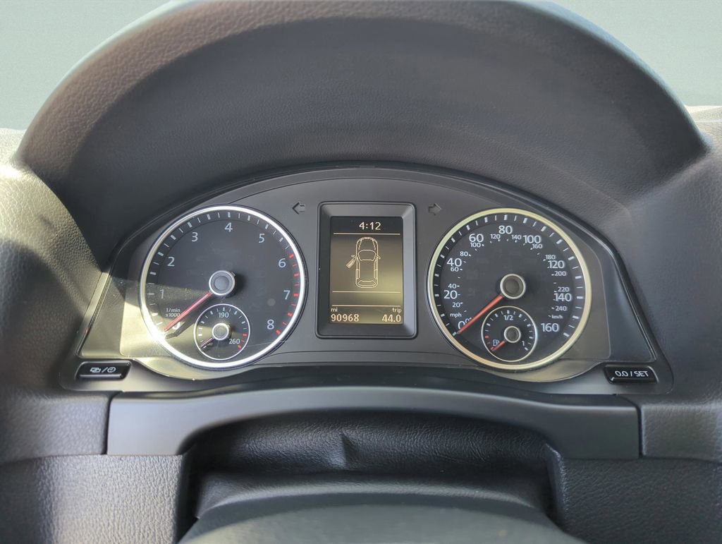 Used 2016 Volkswagen Tiguan SE image 42