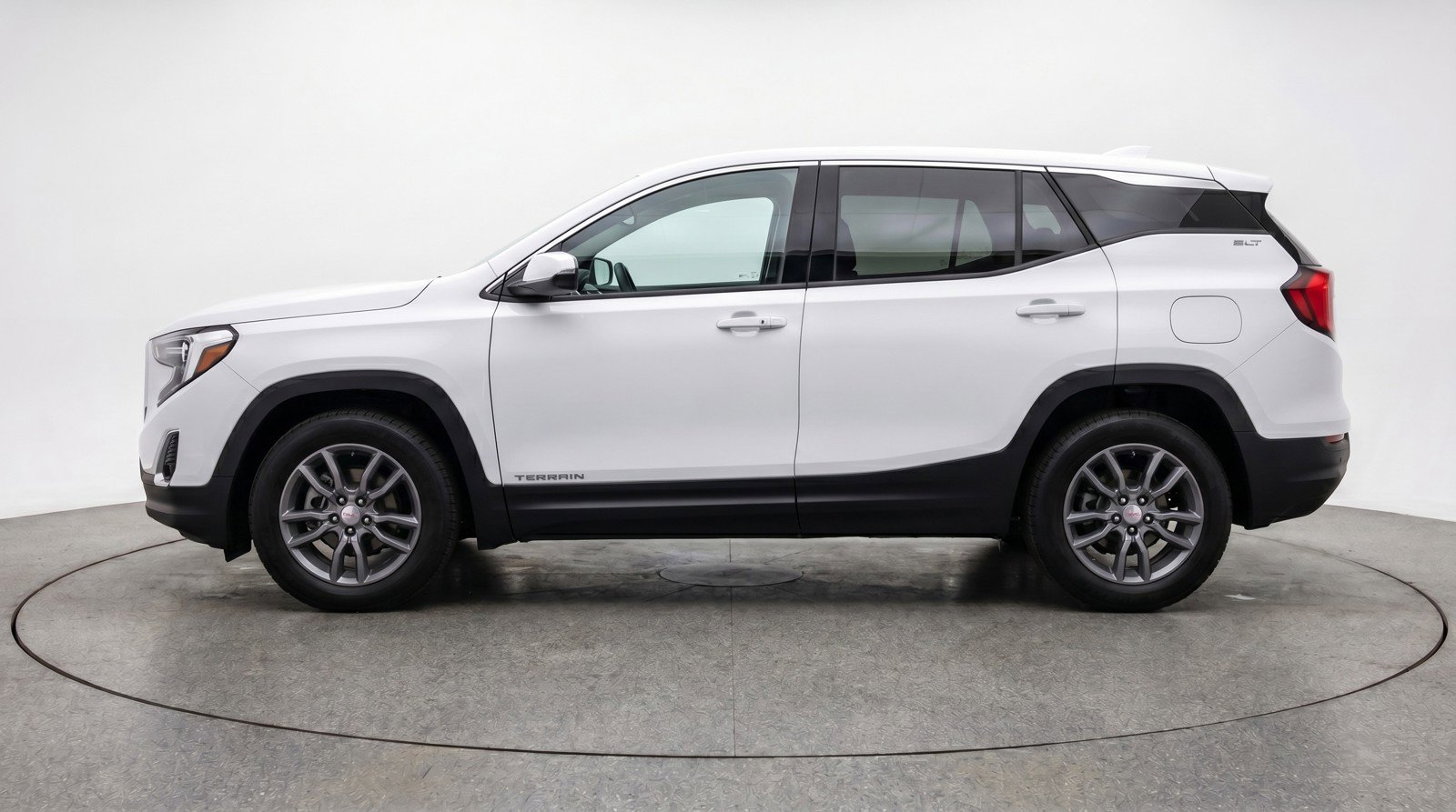 Used 2024 GMC Terrain SLT AWD/4WD image 5