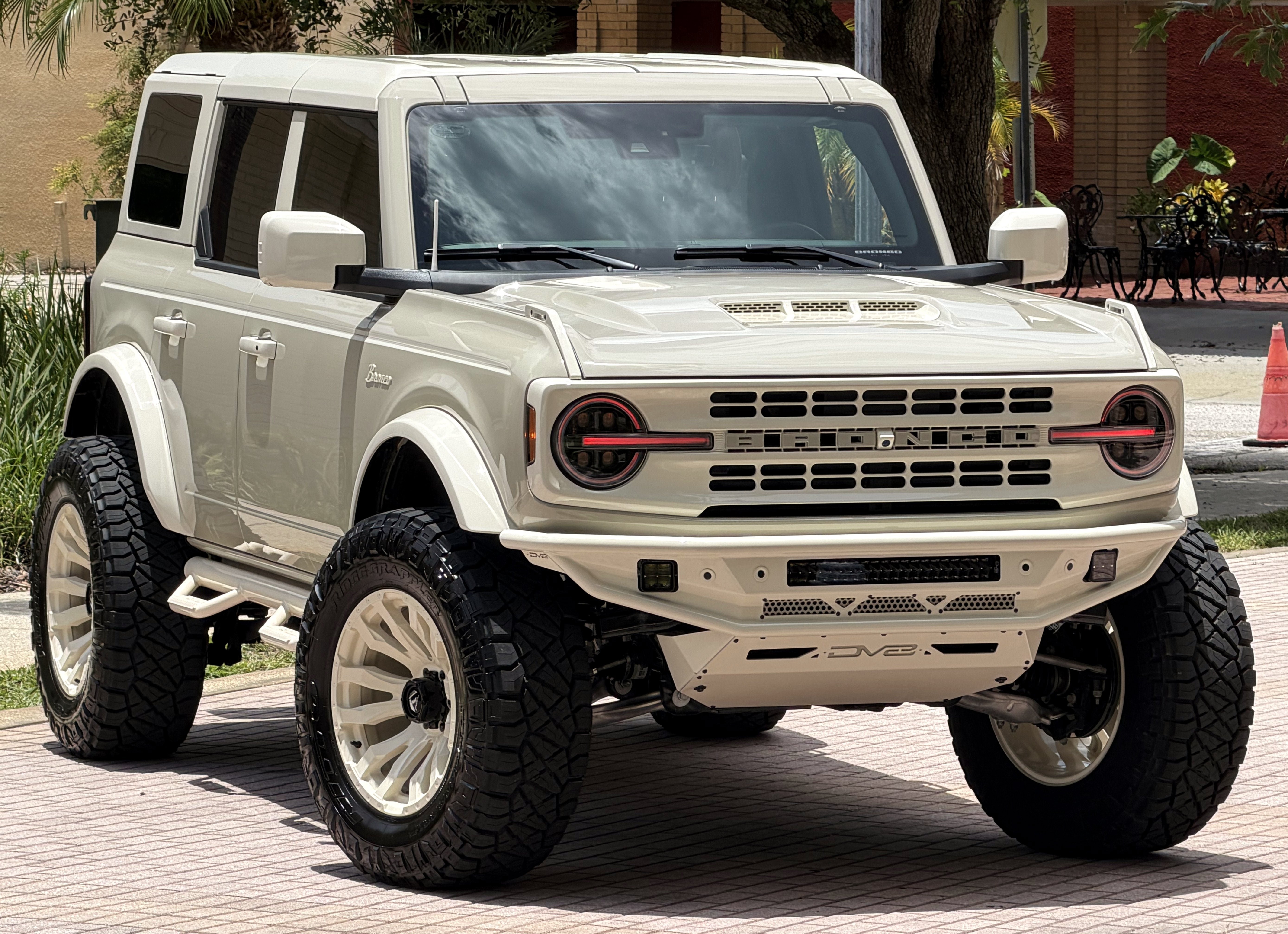 Used 2026 Ford Bronco Outer Banks AWD/4WD image 3