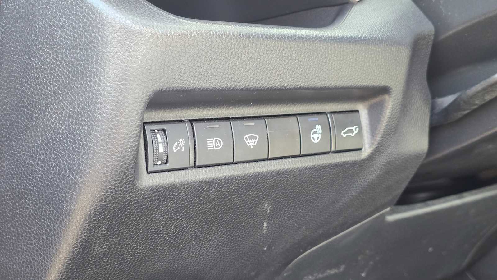 Used 2022 Toyota RAV4 XLE w/ Convenience Package AWD/4WD image 25