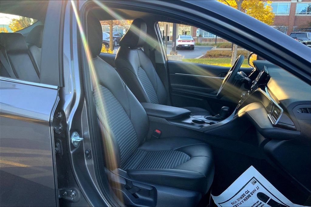 Used 2023 Toyota Camry SE image 7
