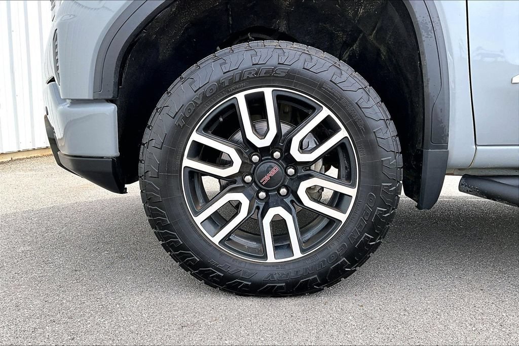 Used 2024 GMC Sierra 1500 AT4 w/ Technology Package AWD/4WD image 10