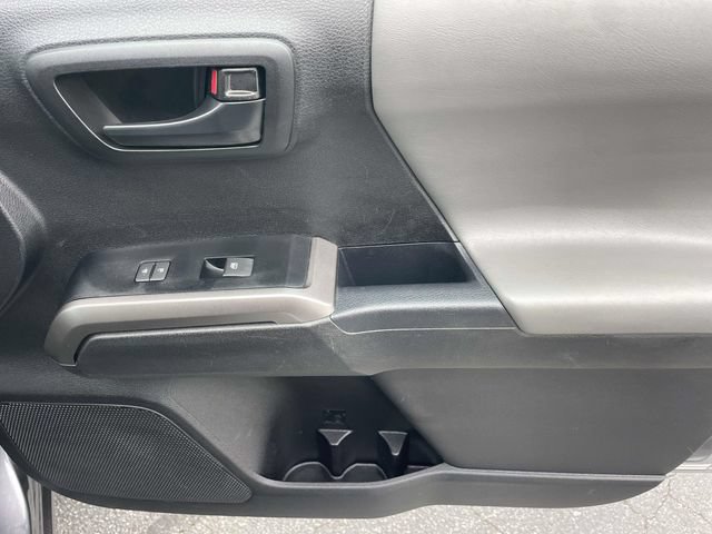 Used 2023 Toyota Tacoma SR5 w/ SR5 Appearance Package RWD image 13