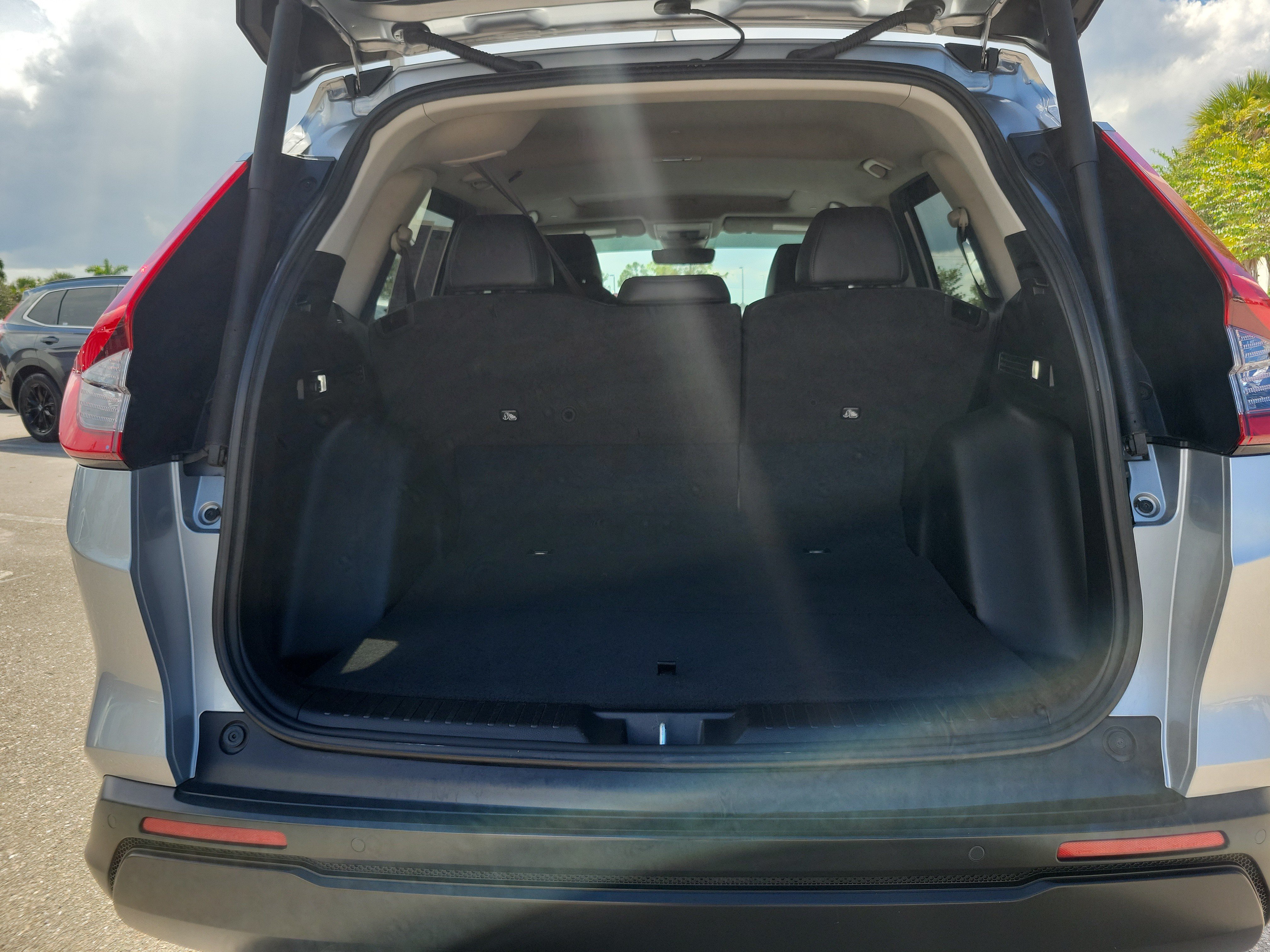 Used 2023 Honda CR-V EX-L image 9