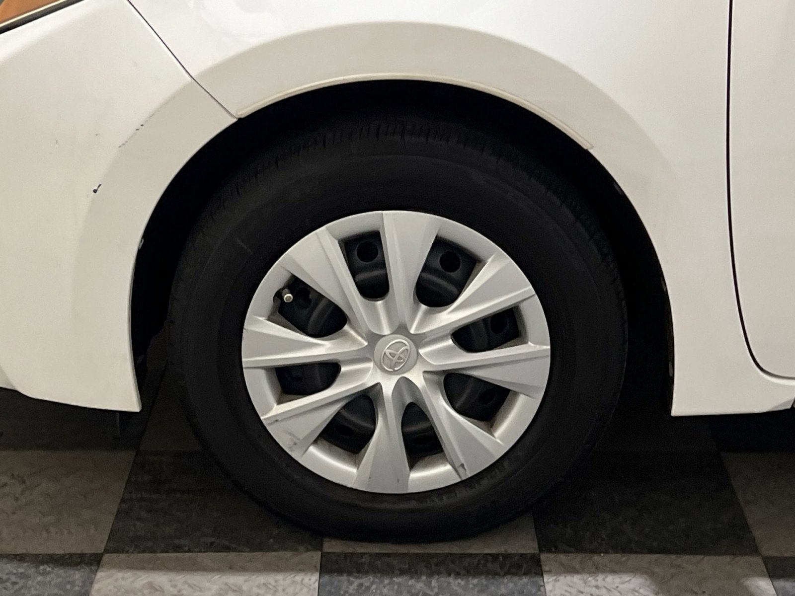 Used 2016 Toyota Corolla L FWD image 17