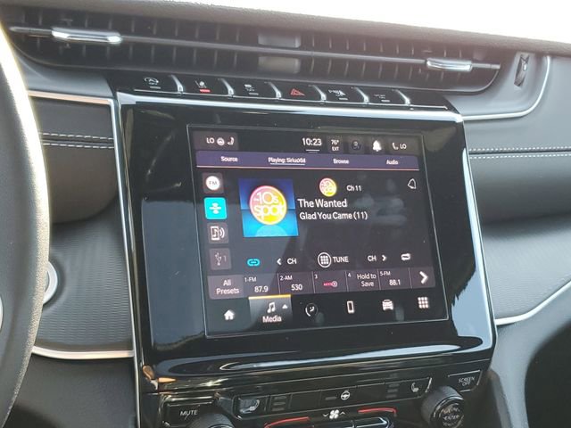 New 2025 Jeep Grand Cherokee Altitude image 9