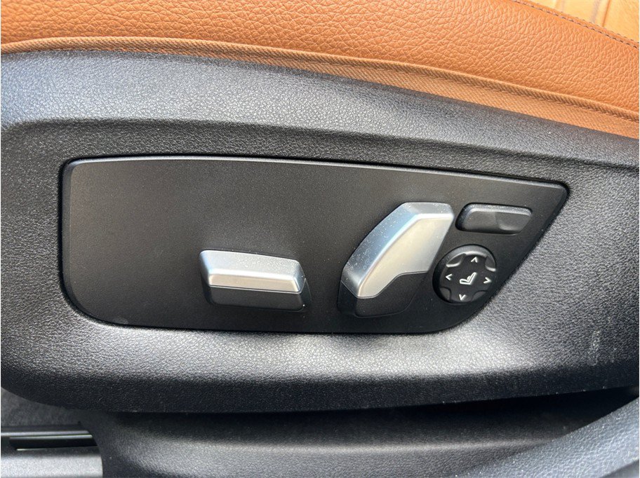 Used 2020 BMW 540i w/ Premium Package RWD image 22