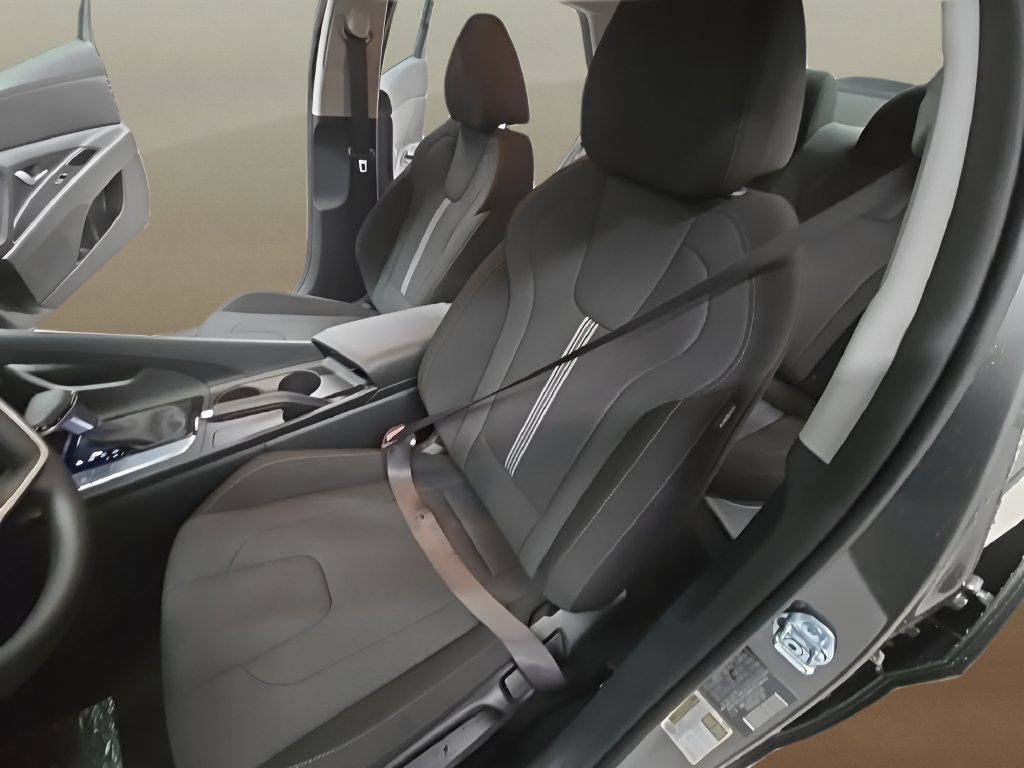New 2026 Hyundai Elantra SE FWD image 14