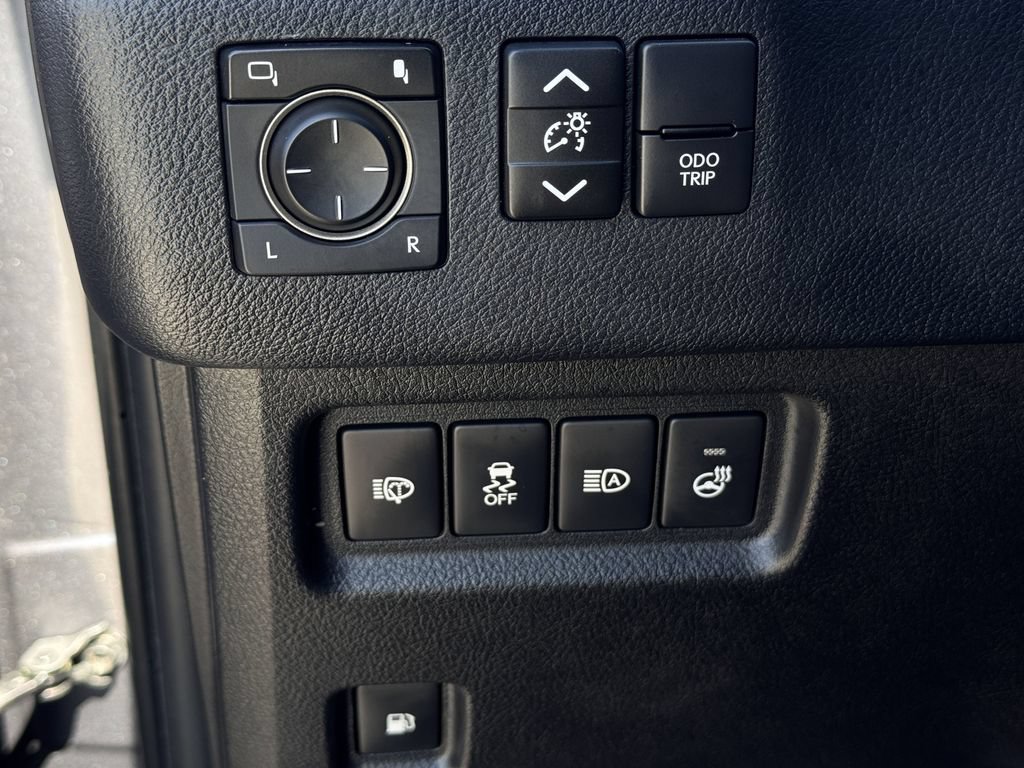 Used 2023 Lexus GX 460 Premium w/ Accessory Package AWD/4WD image 21