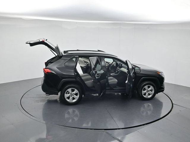 Used 2021 Toyota RAV4 XLE FWD image 46