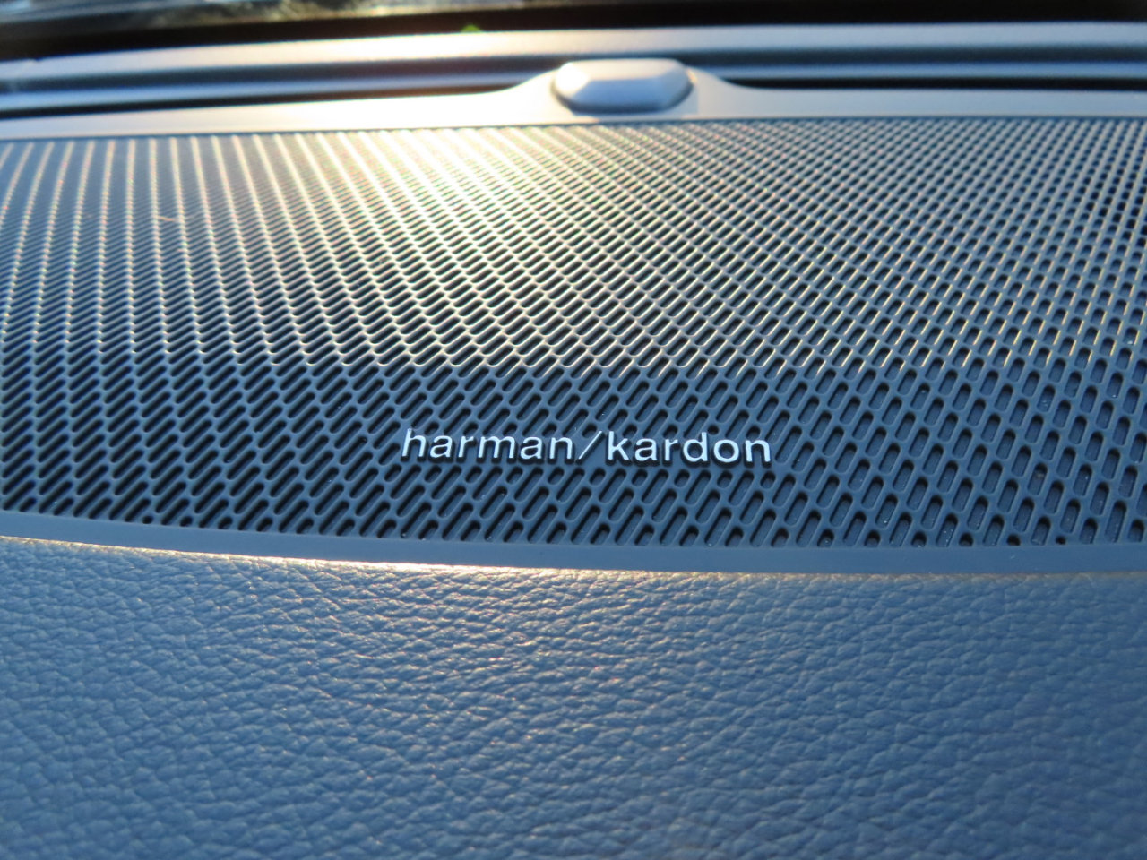 Used 2021 Volvo S60 T6 Inscription image 19