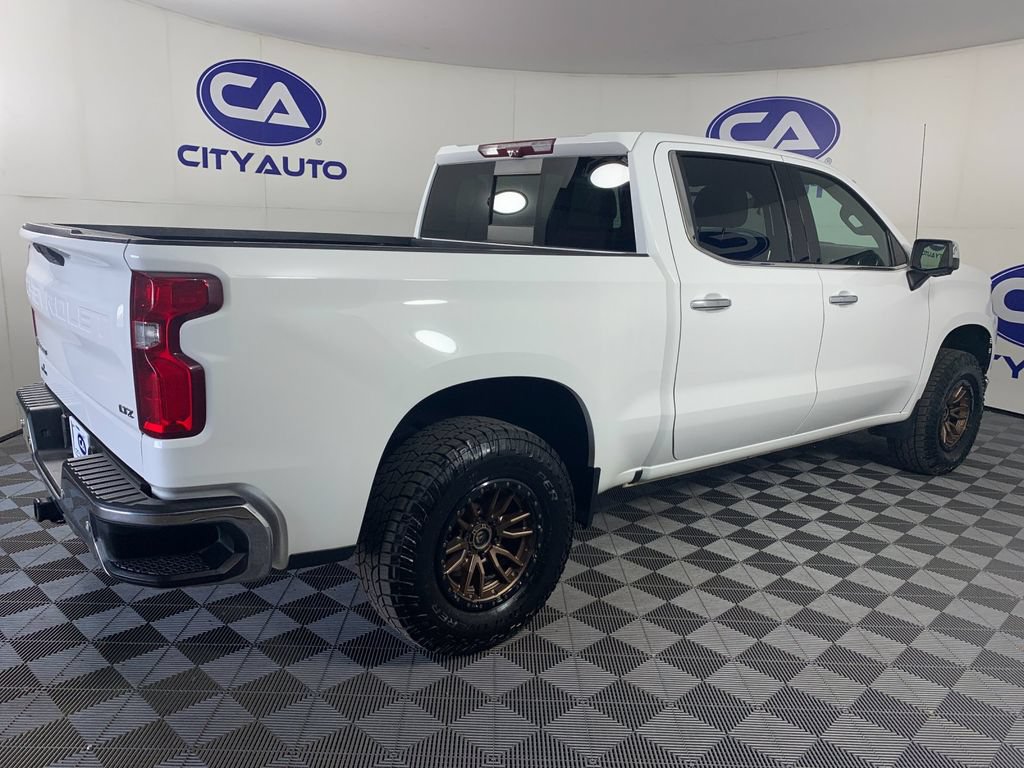 Used 2022 Chevrolet Silverado 1500 LTZ w/ LTZ Premium Package AWD/4WD image 3