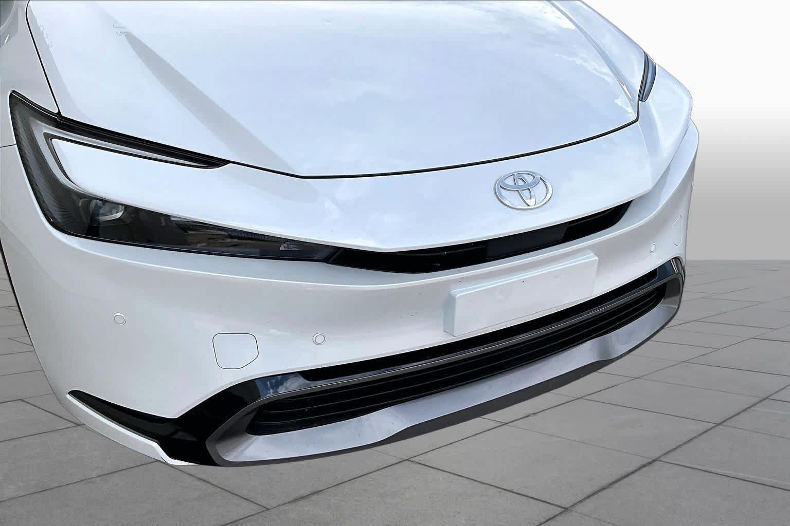 Used 2024 Toyota Prius Limited FWD image 30