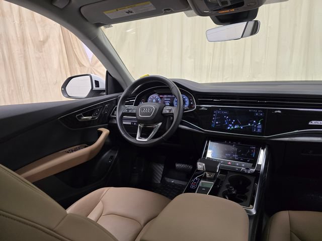 Used 2025 Audi Q8 Premium AWD/4WD image 37