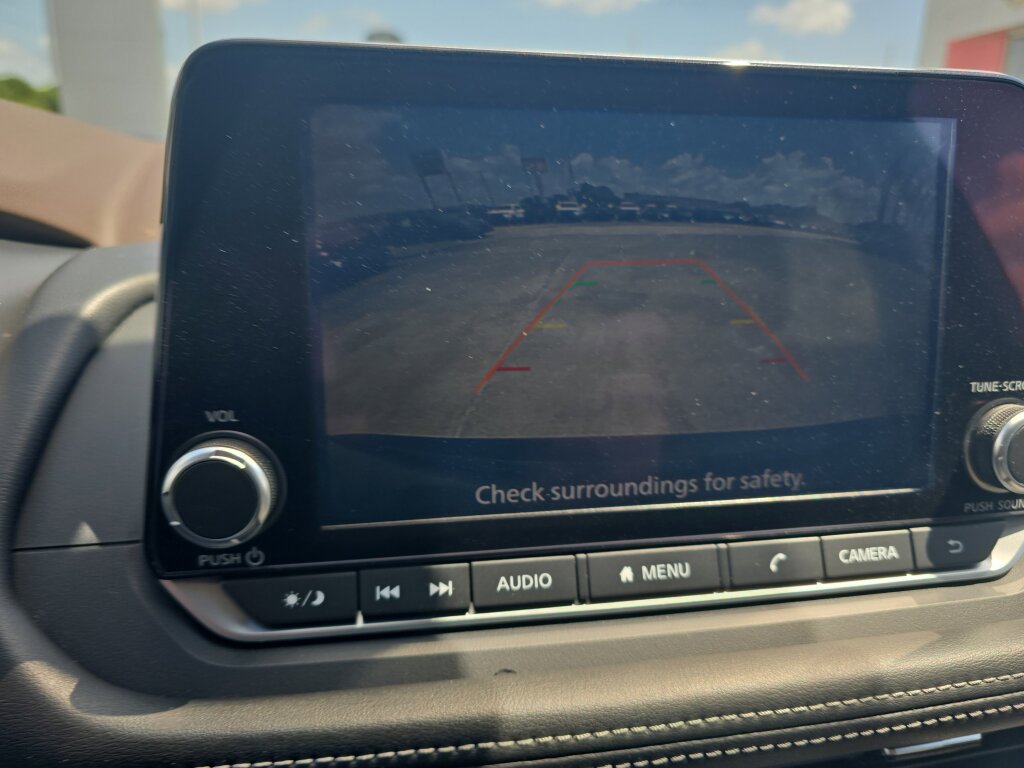 Used 2023 Nissan Rogue SV FWD image 10