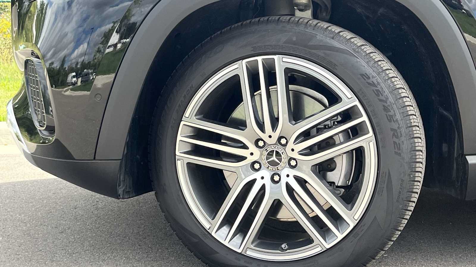 Used 2026 Mercedes-Benz GLS 450 4MATIC image 25