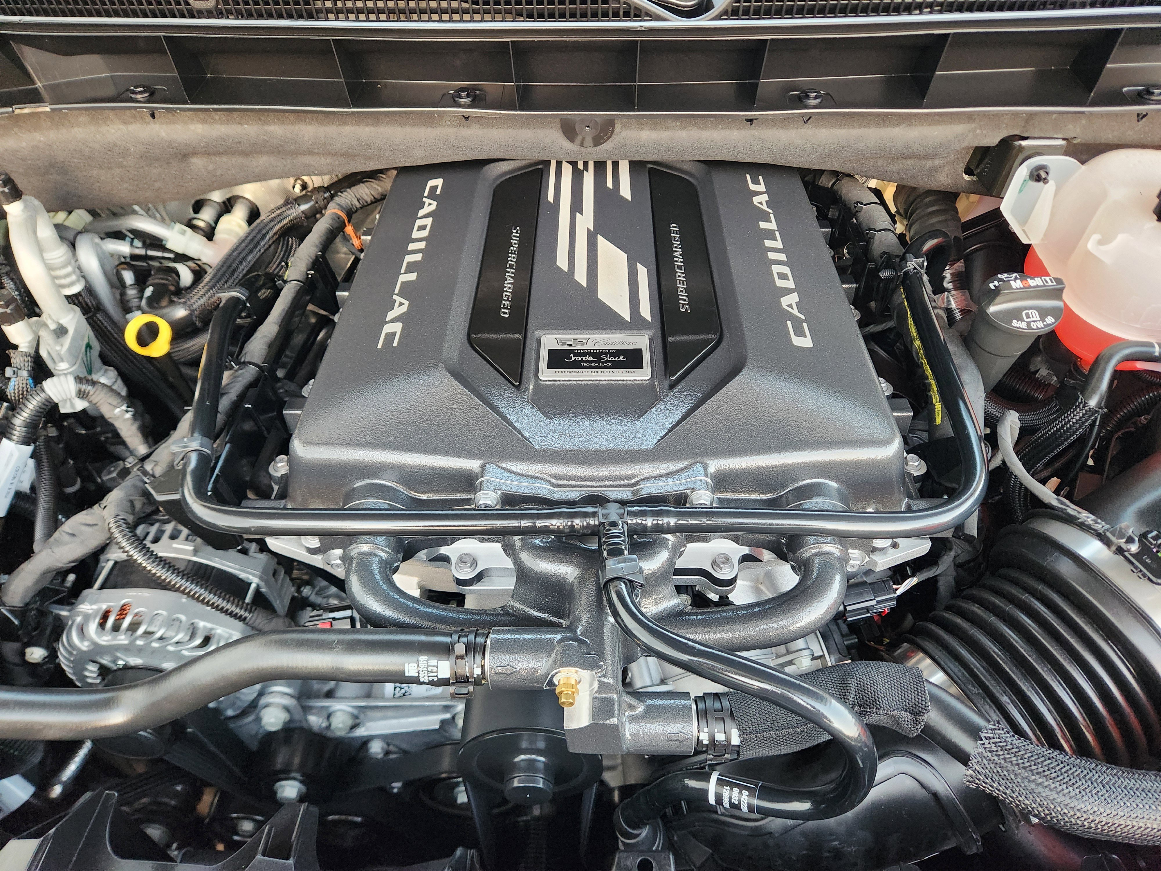 Used 2025 Cadillac Escalade V w/ LPO, ONYX Package image 31