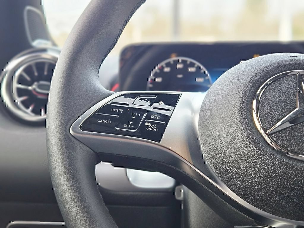 Certified 2024 Mercedes-Benz GLB 250 4MATIC image 24
