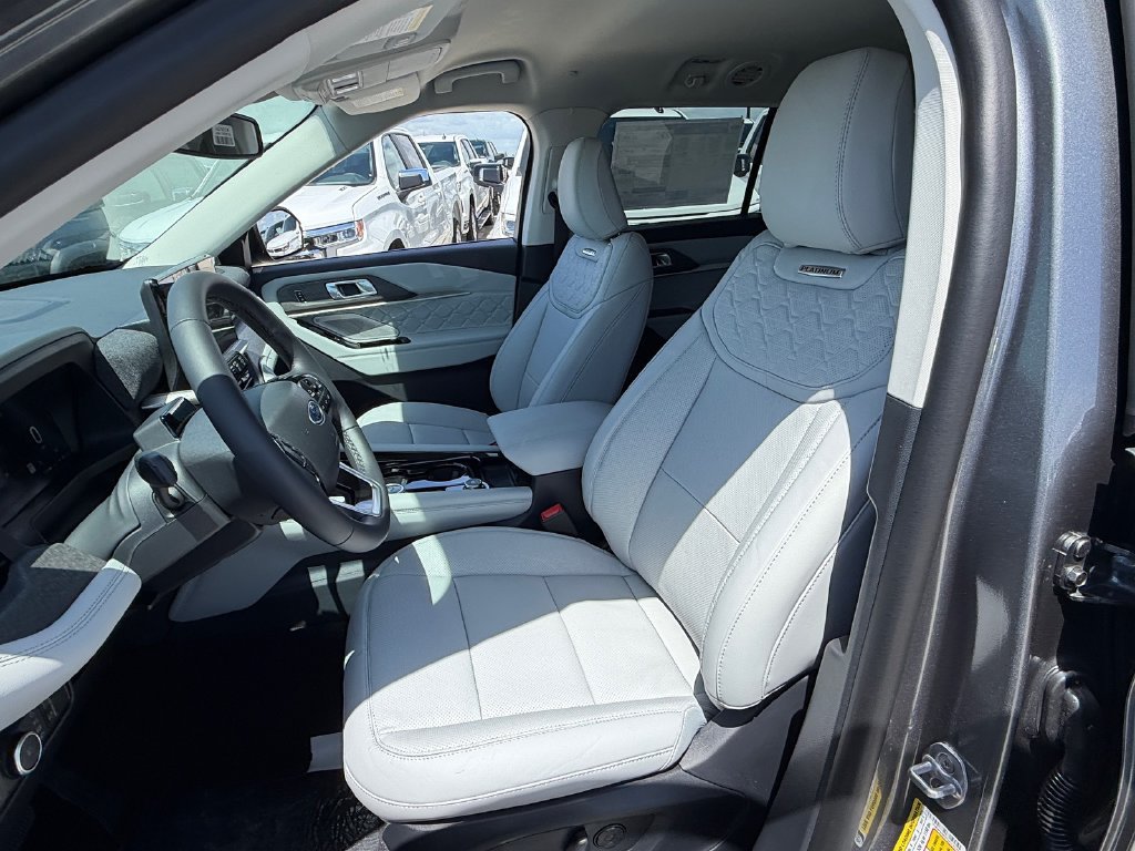 New 2026 Ford Explorer Platinum w/ LUX Leather Package AWD/4WD image 5