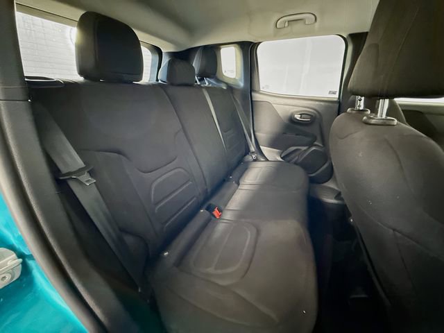 Used 2020 Jeep Renegade Latitude w/ Cold Weather Group image 27