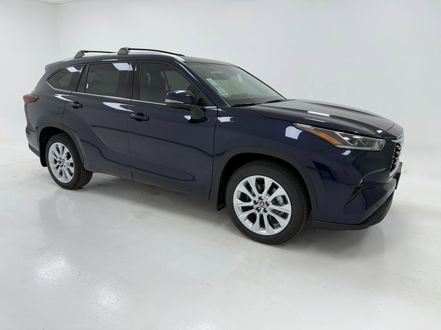 New 2026 Toyota Highlander Limited video 1