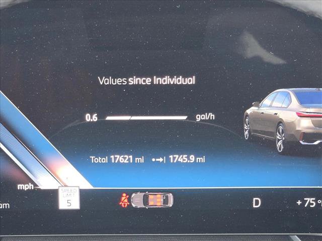 Used 2024 BMW 740i RWD image 11