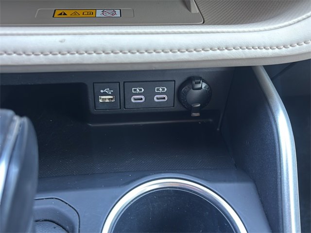 Used 2023 Toyota Highlander XLE image 30