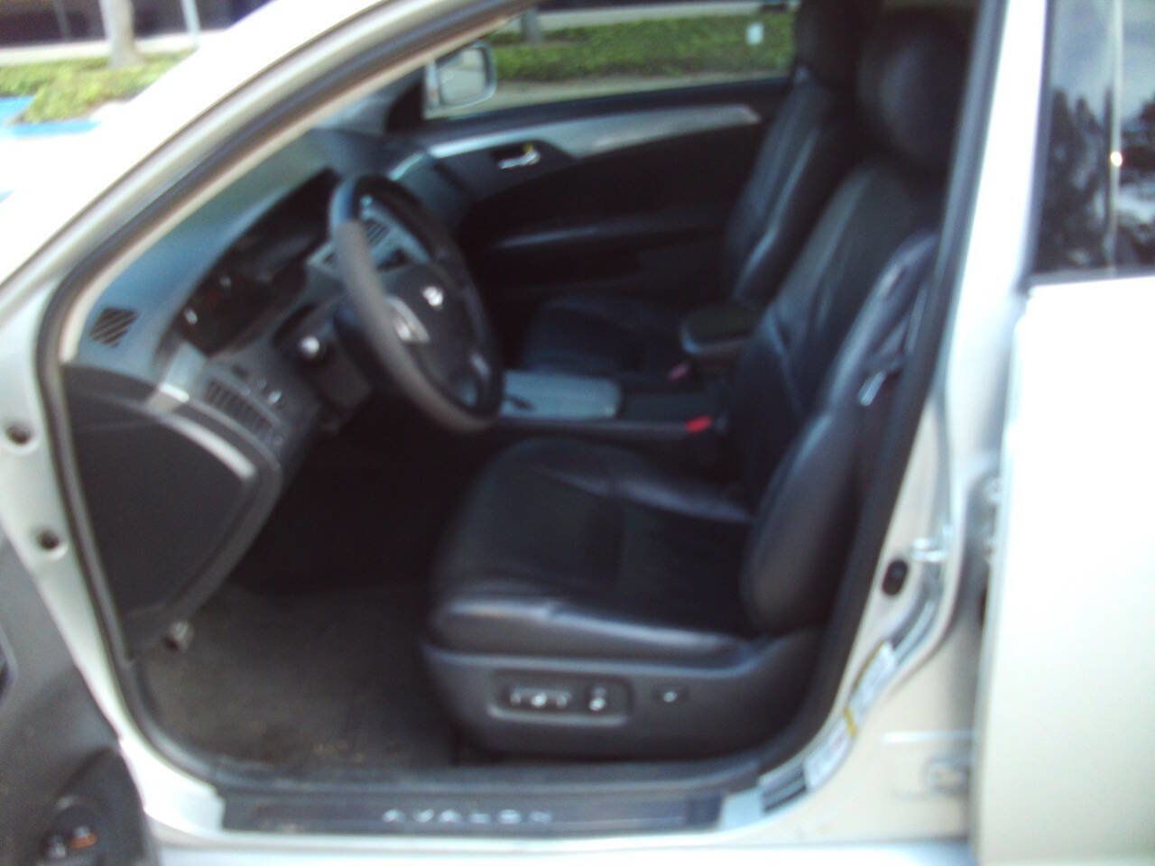 Used 2006 Toyota Avalon Touring image 14