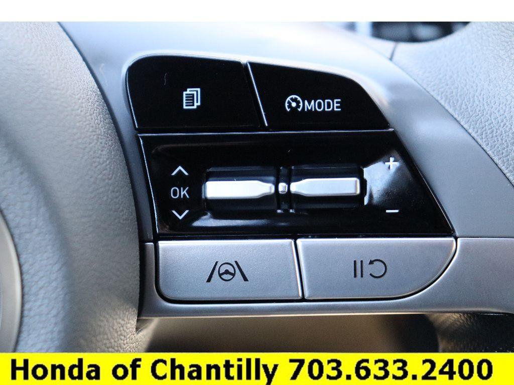 Used 2021 Hyundai Elantra SEL image 13