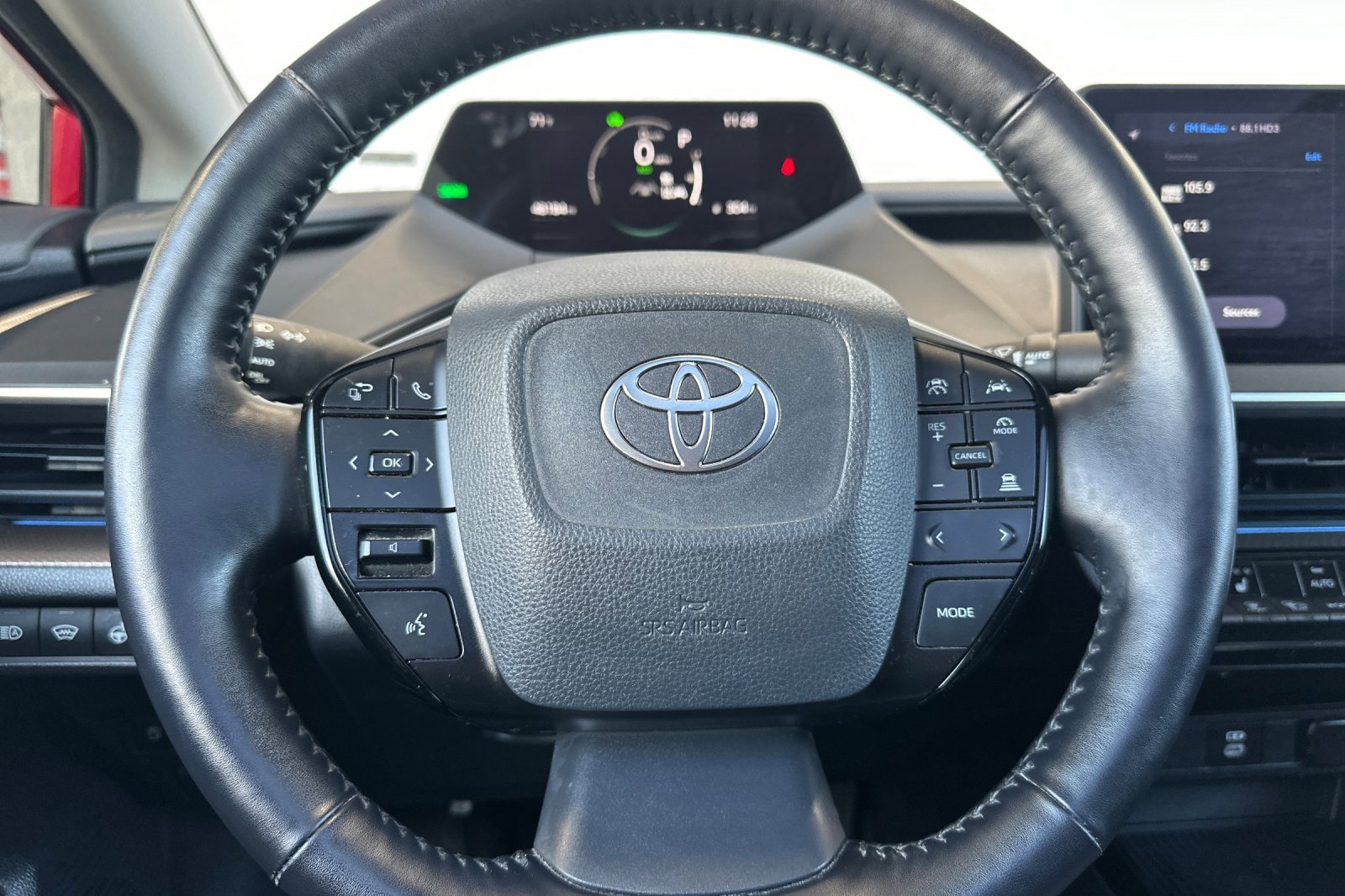 Used 2024 Toyota Prius XLE FWD image 21