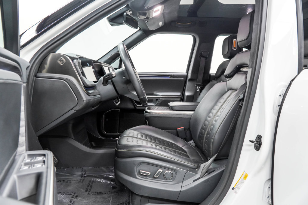 Used 2023 Rivian R1S Adventure Quad AWD/4WD image 17