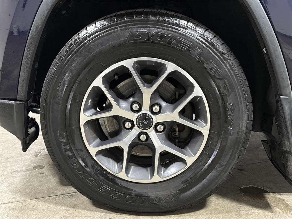 Used 2012 Jeep Grand Cherokee Laredo w/ Laredo E Group image 25