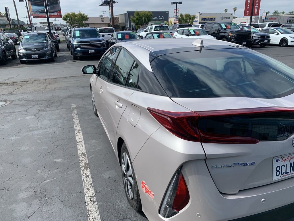 Used 2017 Toyota Prius Prime Advanced w/ Preferred Accessory Package image 10