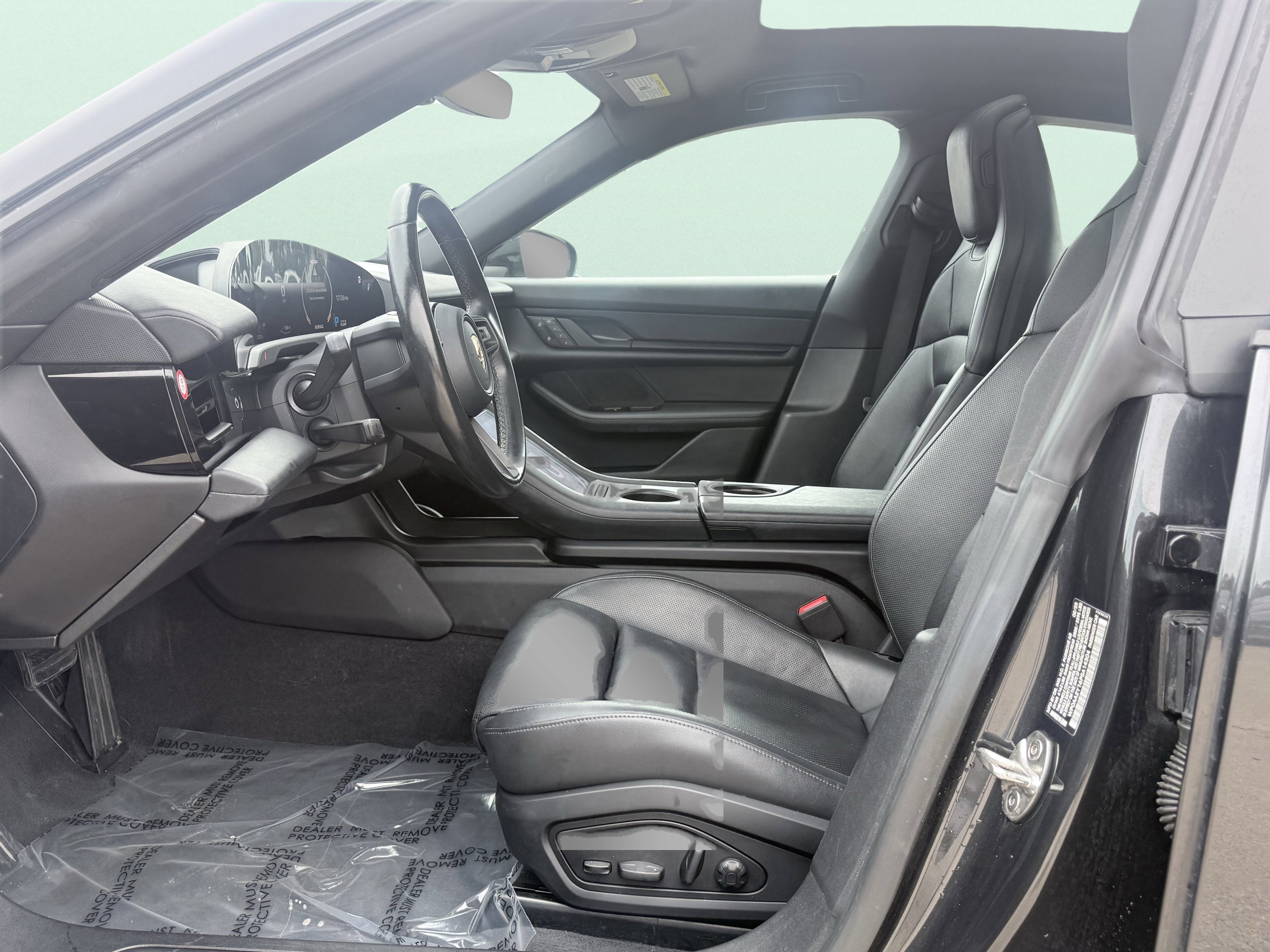 Used 2023 Porsche Taycan image 10