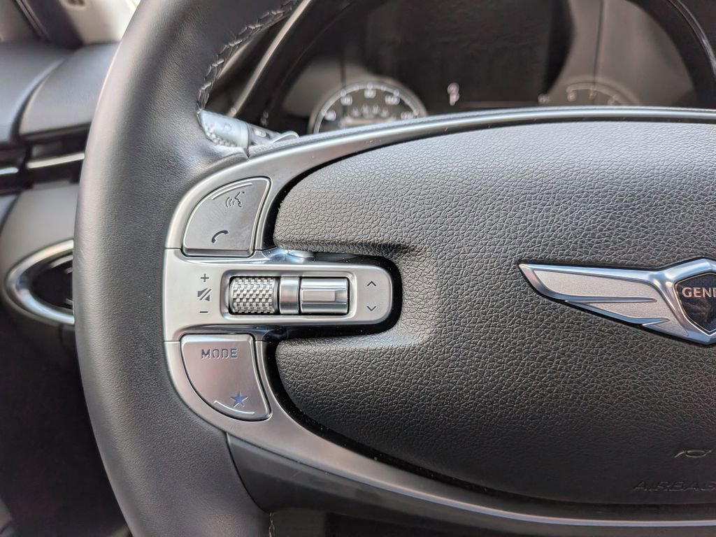 Used 2025 Genesis GV70 2.5T AWD/4WD image 16