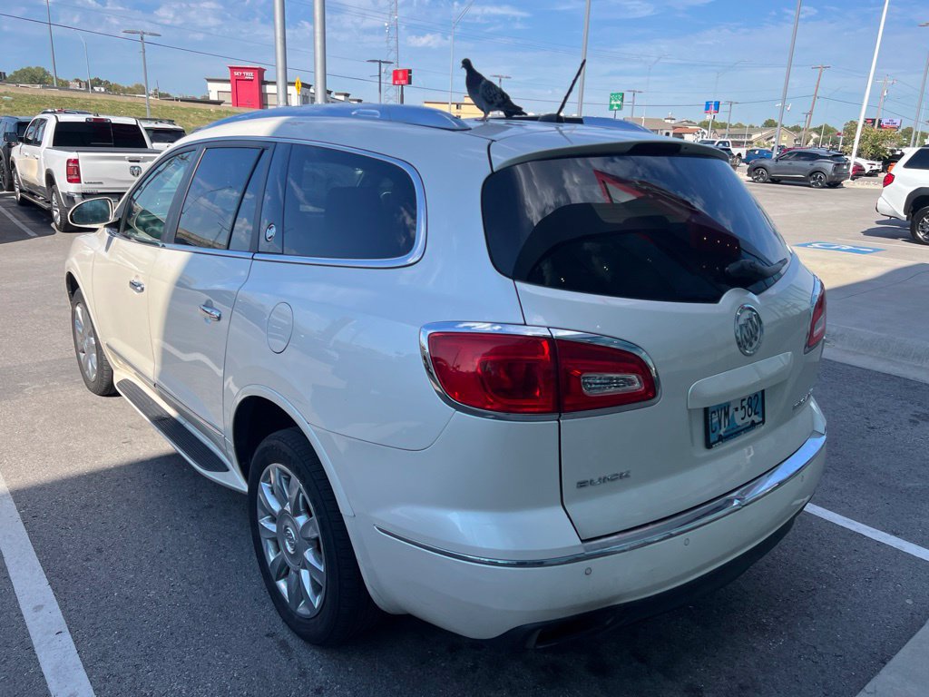 Used 2015 Buick Enclave Leather FWD image 4