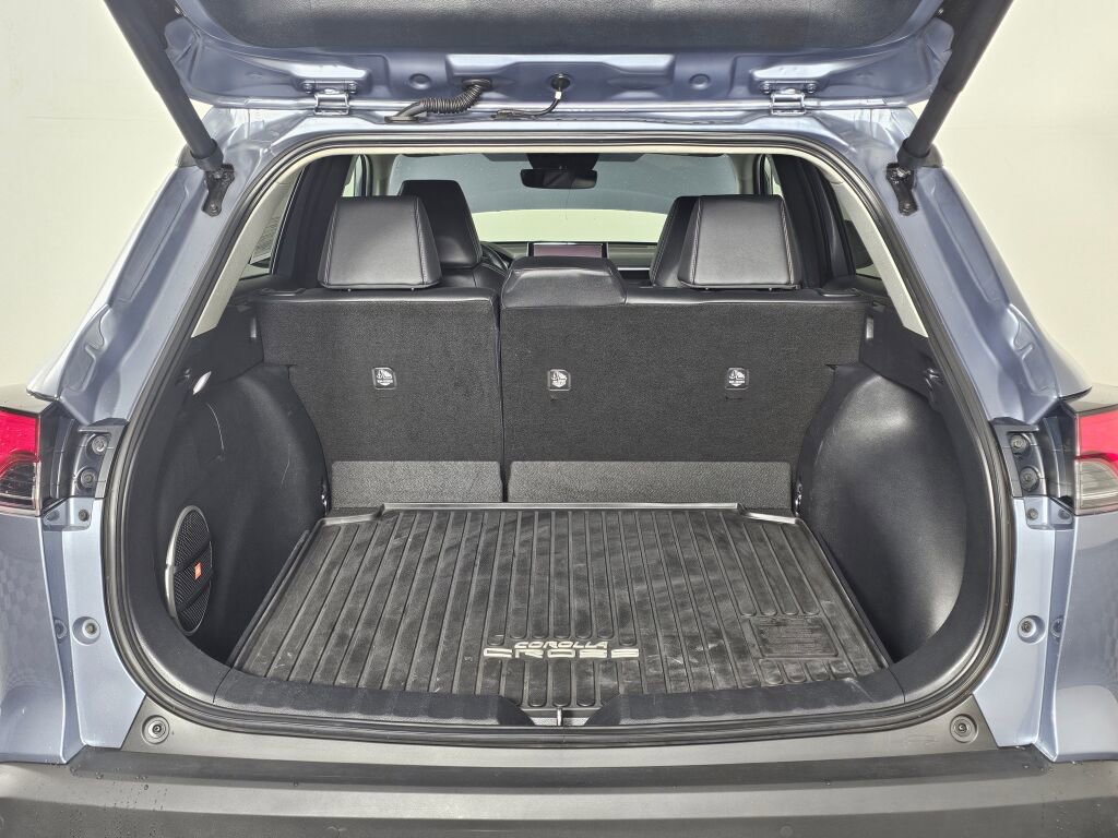 Used 2023 Toyota Corolla Cross XLE w/ Convenience Package image 15