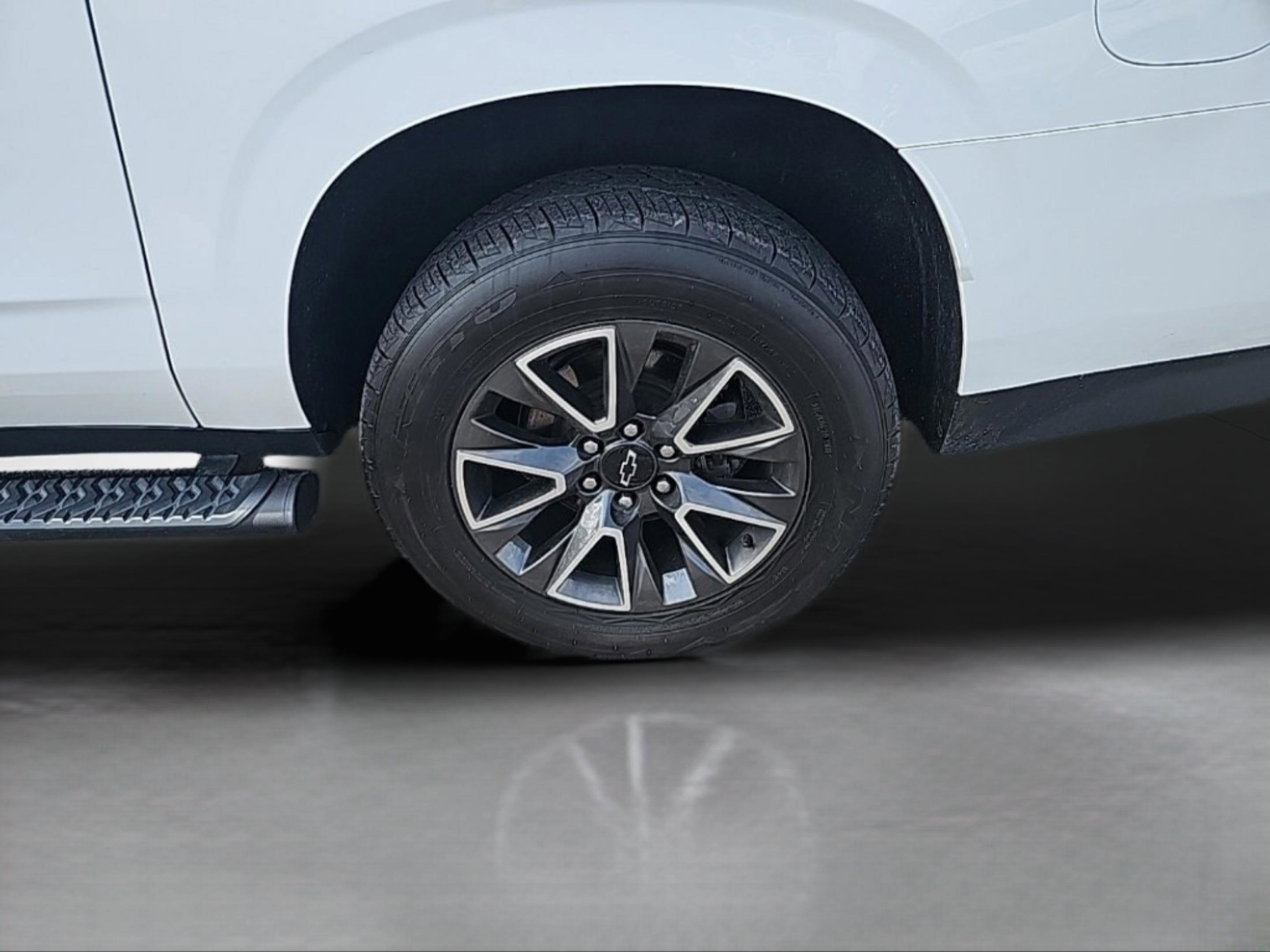 Used 2021 Chevrolet Suburban Z71 w/ Rear Media and Nav Package image 9