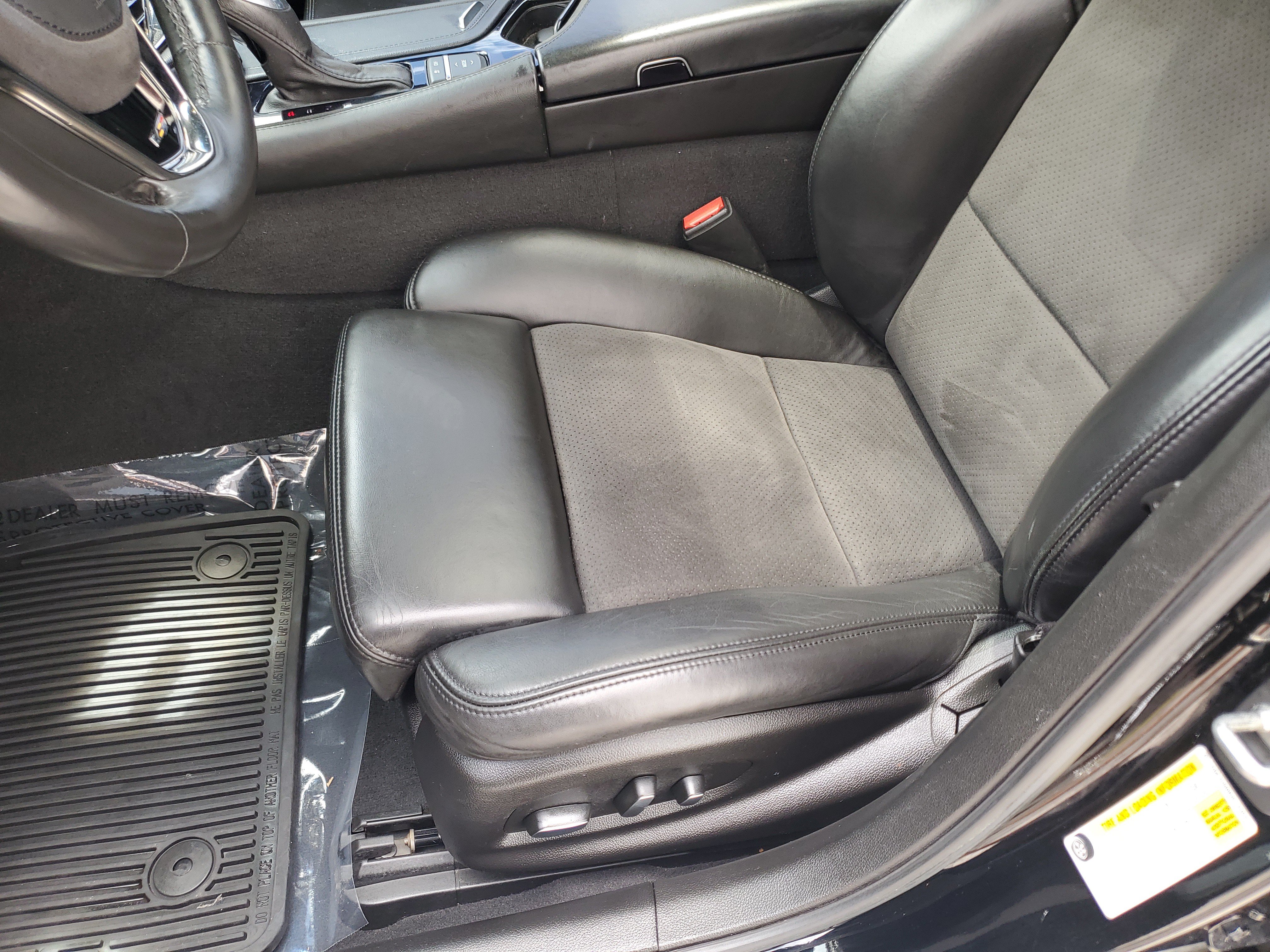 Used 2017 Cadillac CTS V w/ Luxury Package RWD image 21