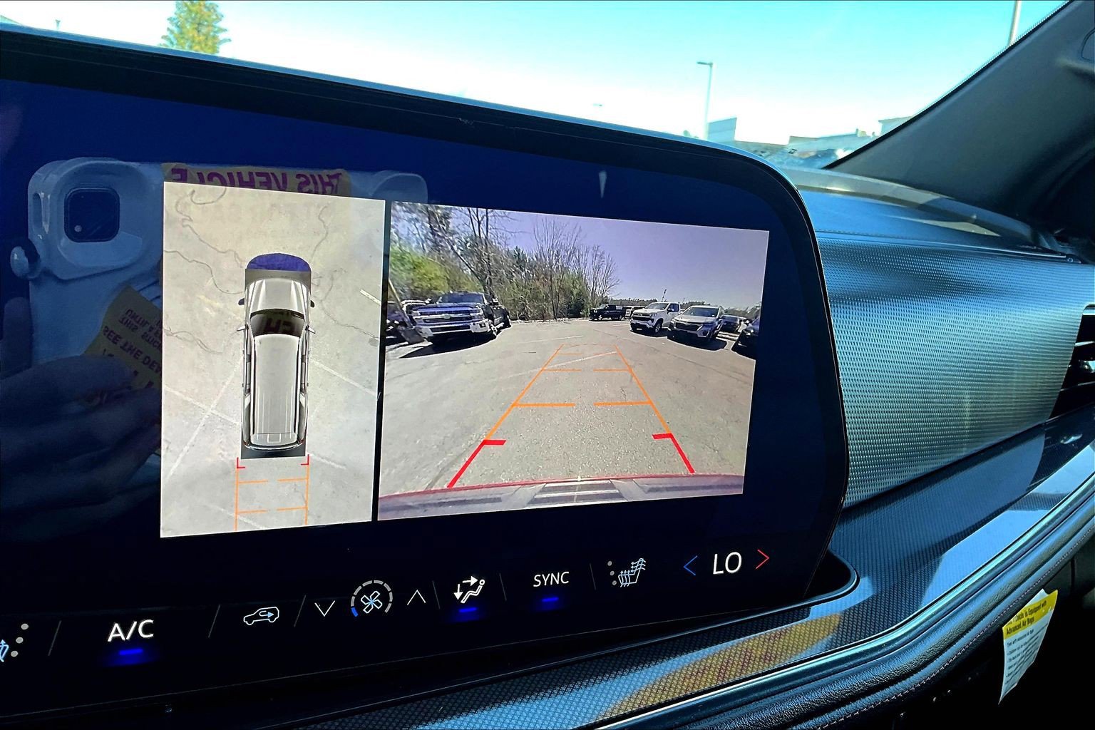 Used 2025 Chevrolet Suburban RST w/ RST Capability Package AWD/4WD image 9