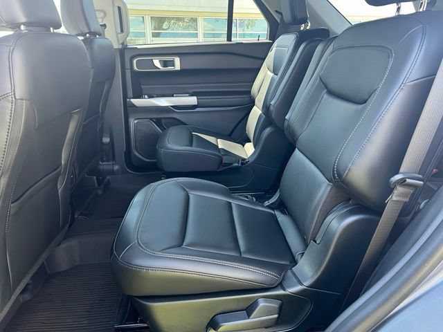 Used 2023 Ford Explorer XLT w/ Equipment Group 202A AWD/4WD image 21